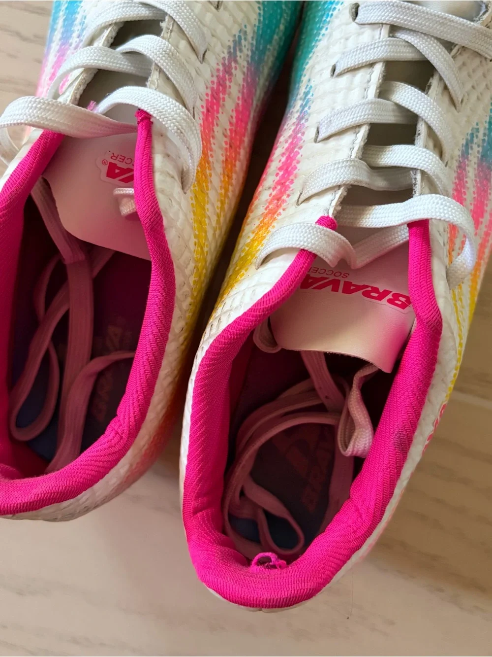 Brava Soccer Cleats Size 4.5 D